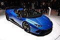 Góc nhìn từ phía trước của Lamborghini Huracán LP 640-4 Performante Spyder