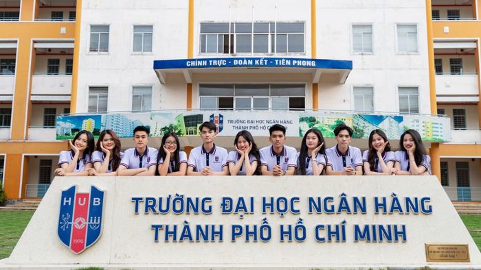 Các trường đại học công lập tại TP.HCM hiện đang áp dụng mức học phí ra sao