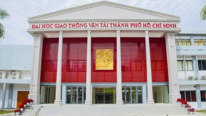 Những trường đại học công lập tại TP.HCM có mức học phí thấp nhất