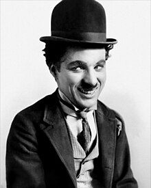 Chaplin trong trang phục của 'gã lang thang'
