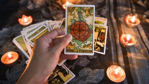 Dự đoán bài tarot tháng 8/2024 cho 12 cung hoàng đạo