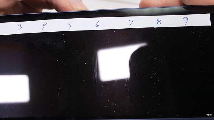 Màn hình phụ của Galaxy Z Fold6 có độ bền tương tự như các smartphone thông thường
