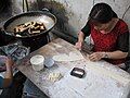 Một cửa hàng bánh quẩy nổi tiếng tại Hà Nội
