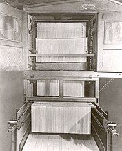 Một máy sấy công nghiệp dành cho mì spaghetti và các sản phẩm pasta khác, cũng do Consolidated Macaroni Machine Corporation sản xuất.