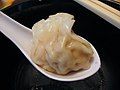Một miếng hoành thánh đã nấu chín