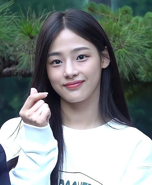Hình ảnh: Minji (NewJeans) 220812.jpg