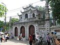 1. Cổng Tam quan và tháp chuông của chùa Hà