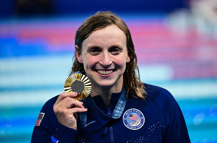 Katie Ledecky đã chính thức ngang bằng kỷ lục của Michael Phelps