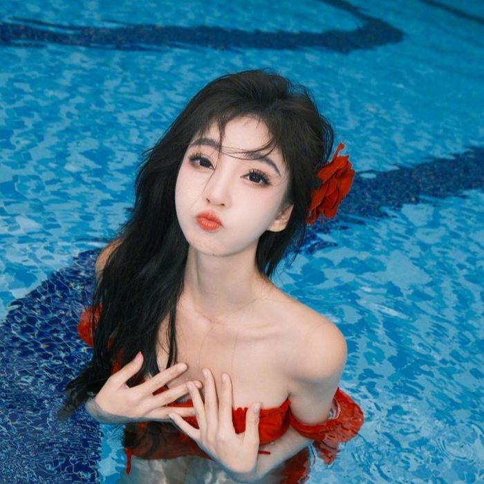 Nữ streamer không chú ý để lộ