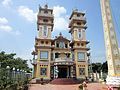 Thánh thất Cao Đài nằm tại thị trấn Cái Bè