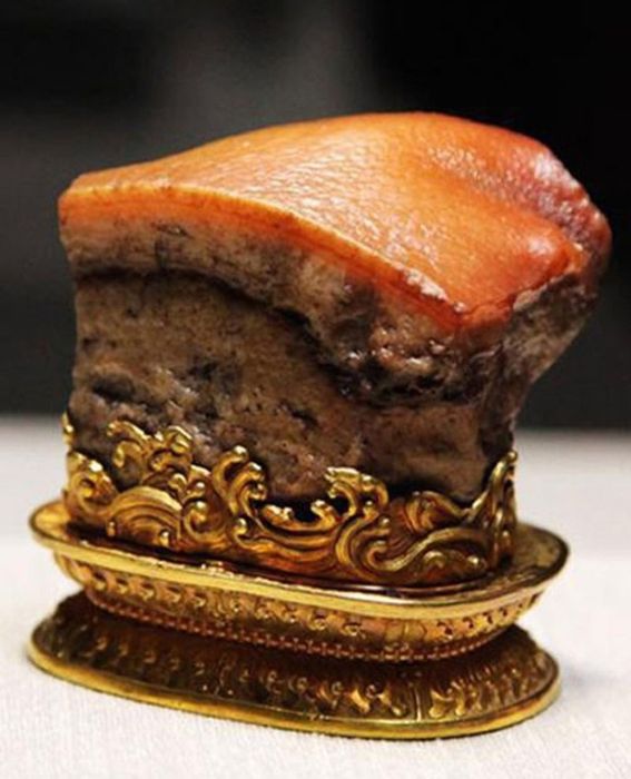 Quyết bán nhà để có được viên đá có hình dạng như miếng thịt ba chỉ, không ngờ giá trị của nó lại cao đến mức không thể tưởng tượng...