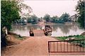 Phà không tự hành yêu cầu sử dụng ca nô kèm.