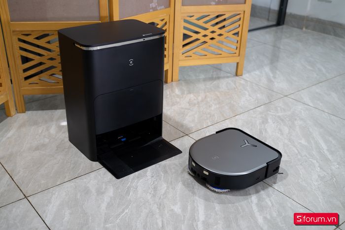 Ecovacs Deebot X5 Pro Omni: Đồng hành với bạn trong việc lau nhà và hút bụi một cách hiệu quả.