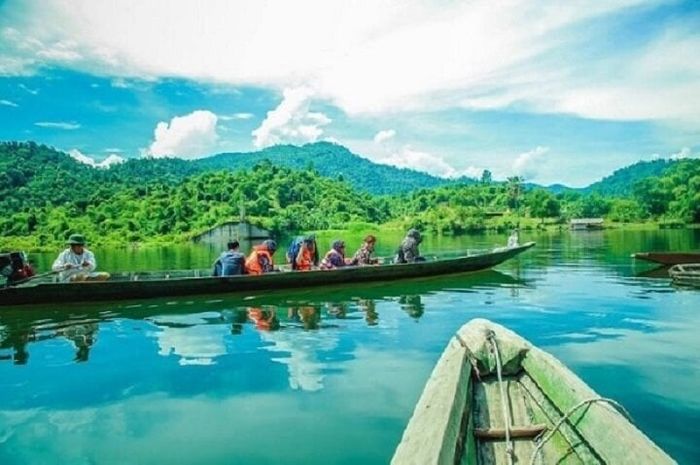 Du lịch sinh thái là lựa chọn phổ biến của nhiều du khách đam mê trải nghiệm gần gũi với thiên nhiên.
