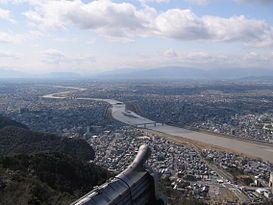 Toàn cảnh khu vực đồng bằng Nōbi với thành phố Gifu và tỉnh Gifu nhìn từ đỉnh lâu đài Gifu.