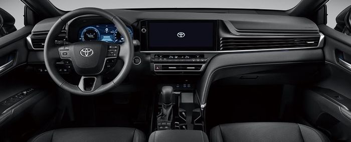 Toyota_Camry_HEV_023.jpg