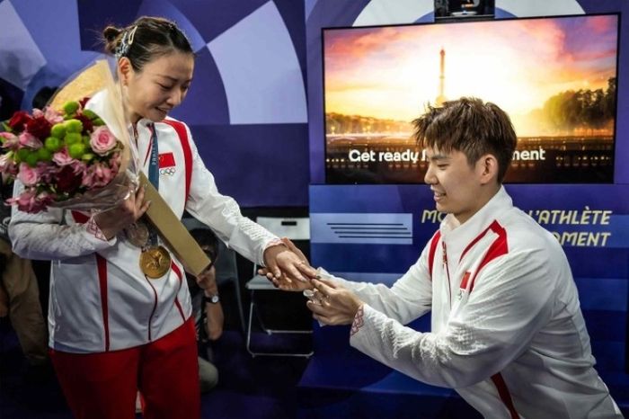 Nữ vận động viên đã nhận được huy chương vàng Olympic và bị bạn trai cầu hôn ngay tại chỗ