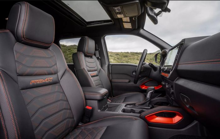 2025-Nissan-Frontier 10.jpg