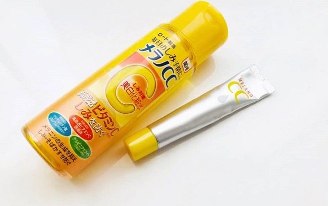 Serum Rohto Vitamin C Melano CC