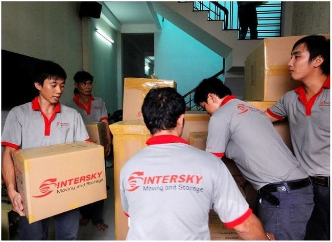 Intersky thực hiện quy trình đóng gói hàng hóa một cách khoa học và chuyên nghiệp, đảm bảo hàng hóa được sắp xếp ngăn nắp và nhanh chóng.