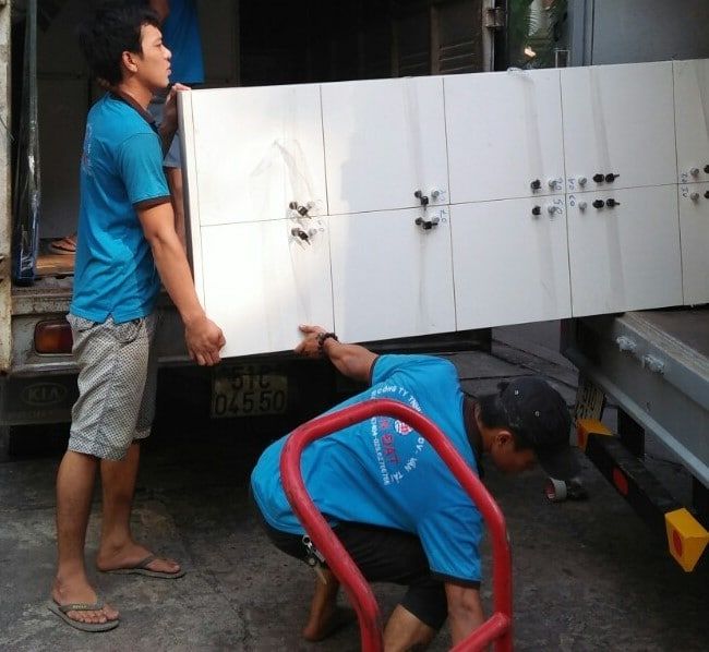 Chuyển văn phòng trọn gói giá rẻ tại quận 2 - Tiến Đạt