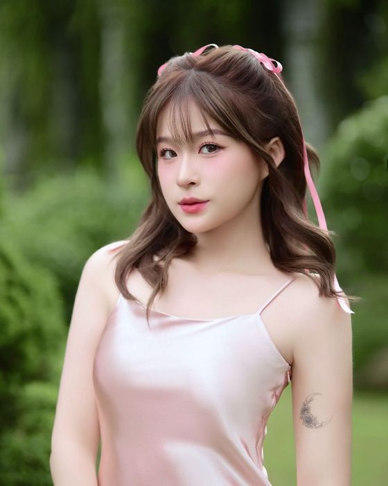 Hot girl Chao Châu Anh khoe dáng quyến rũ và nhan sắc hoàn hảo như AI