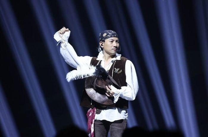 Anh chàng rapper Đinh Tiến Đạt nổi bật tại chương trình.