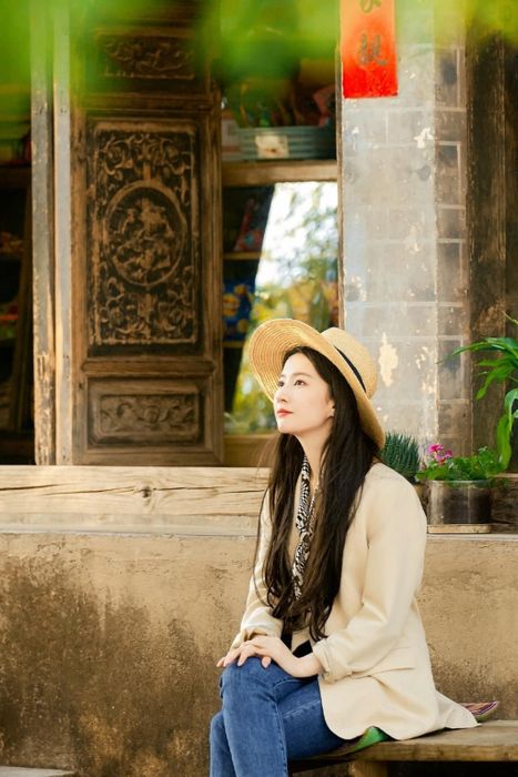 Ba bí quyết giúp Lưu Diệc Phi giữ cho tóc luôn bồng bềnh