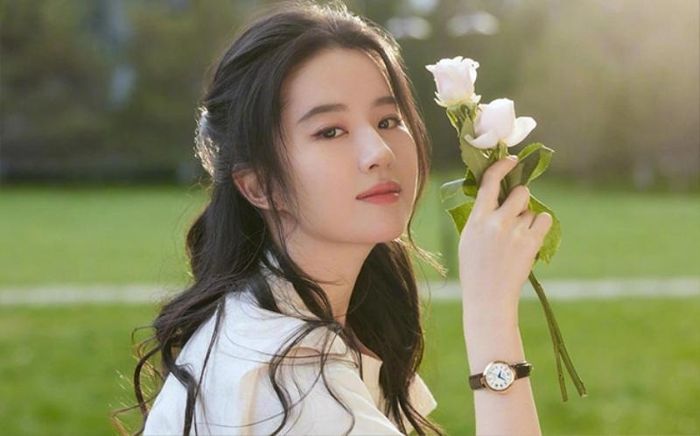 Ba bí quyết giúp Lưu Diệc Phi giữ mái tóc luôn bồng bềnh