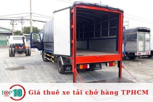 Xe tải 2 tấn chuyên dụng (hỗ trợ nâng hạ hàng hóa nặng và hàng quá khổ) | Nguồn: Internet