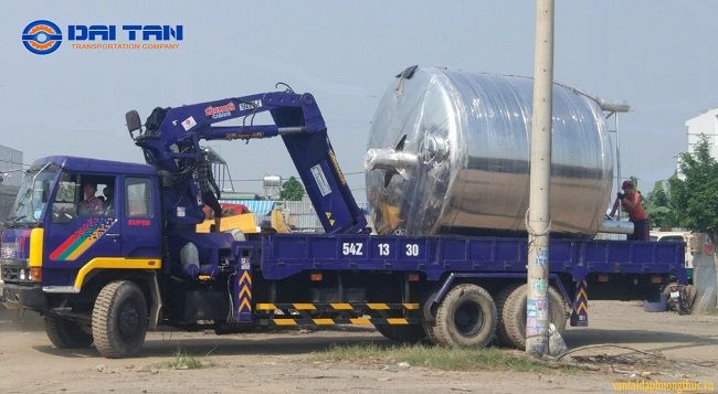 Công ty Đại Tấn chuyên vận chuyển hàng siêu trường siêu trọng tại TP.HCM