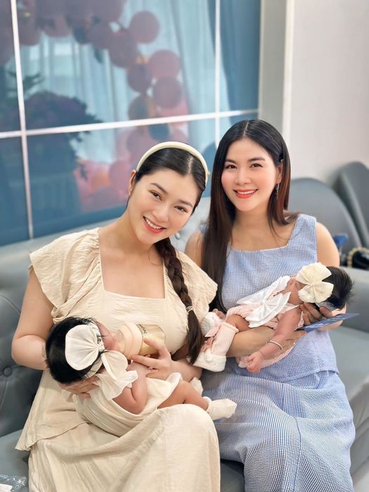 Thanh Trúc đưa con tới dự tiệc đầy tháng của bé Kha Ly