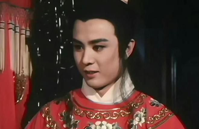 Tiền Phong: Từ Thiếu Hoa đảm nhận vai công tử ngốc Vương Nguyên Phong trong Tinh biến (1983).