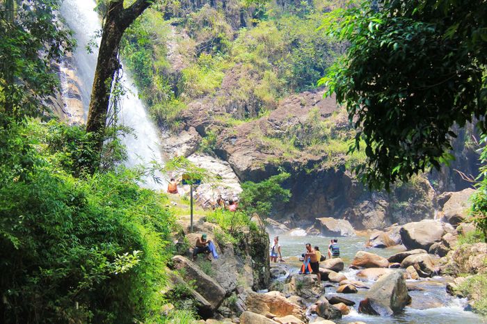 Thác Tà Gụ ở Khánh Sơn và sự sáng tạo của già làng với đàn Chapi - Hình 3.