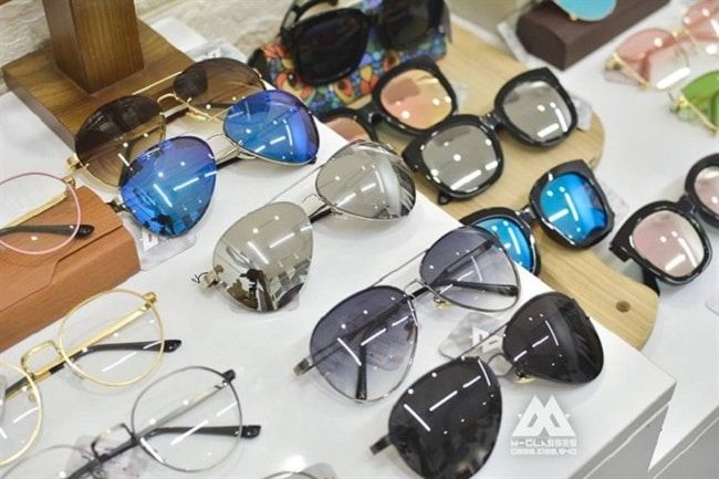 Mglasses là một trong những cửa hàng hàng đầu để mua gọng kính thời trang đẹp tại TP. HCM