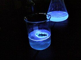 Luminol và hemoglobin là những ví dụ về sự phát sáng hóa học