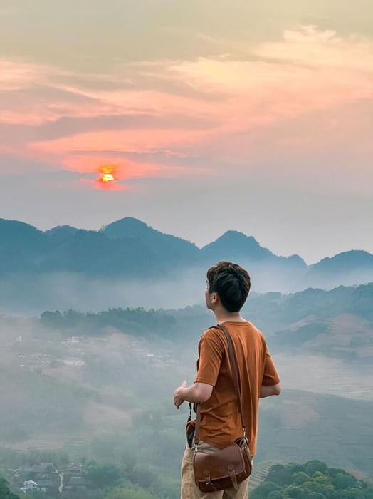 Hồ Sam Tạng: Một điểm đến lý tưởng để chữa lành gần Hà Nội