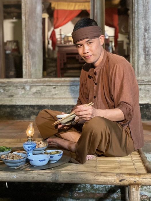 Hiệp Gà phấn khởi khoe bạn gái mới sau ba lần ly hôn