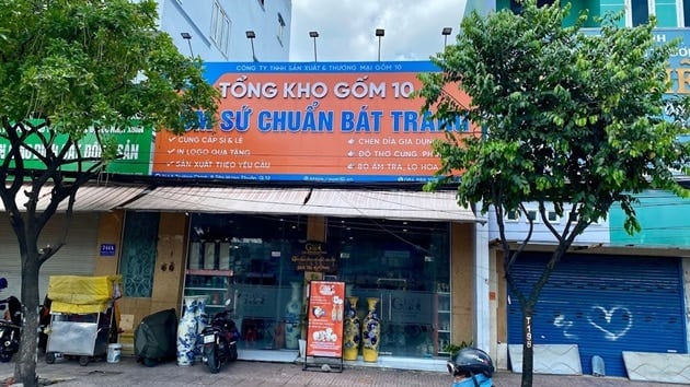 Cửa hàng gốm sứ Bát Tràng