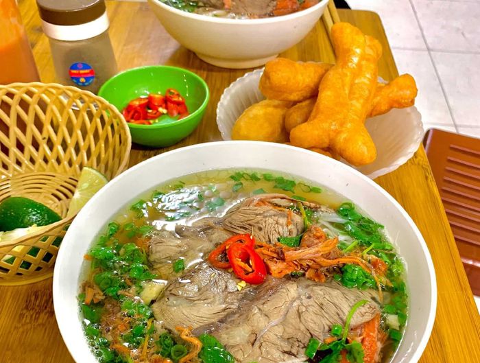 Phở Gánh Hàng Chiếu