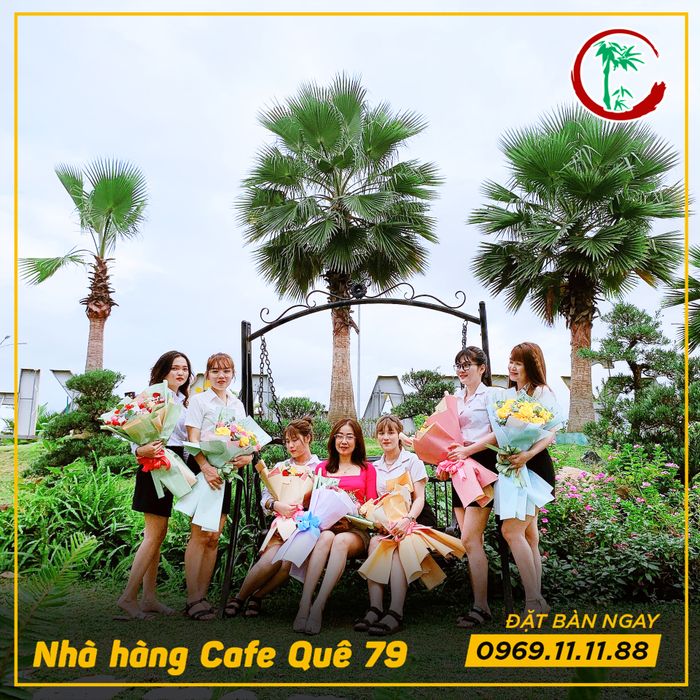 Khách thưởng thức tại Cafe Quê 79 - Hình 3