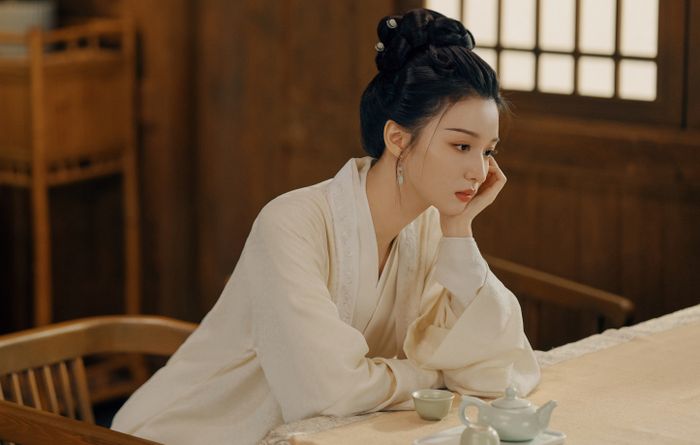 Vương Sở Nhiên được so sánh với mỹ nữ trong tranh.