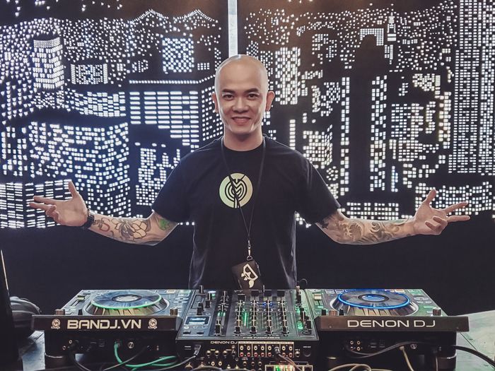 DJ Hoàng Hiếu