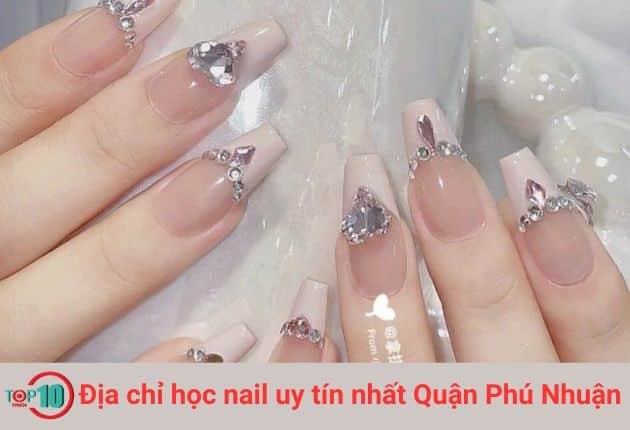 Khóa học nail tại Lạt Nail