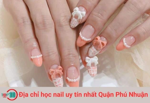 Tomiluc chuyên đào tạo các khóa học chuyên sâu về Nails