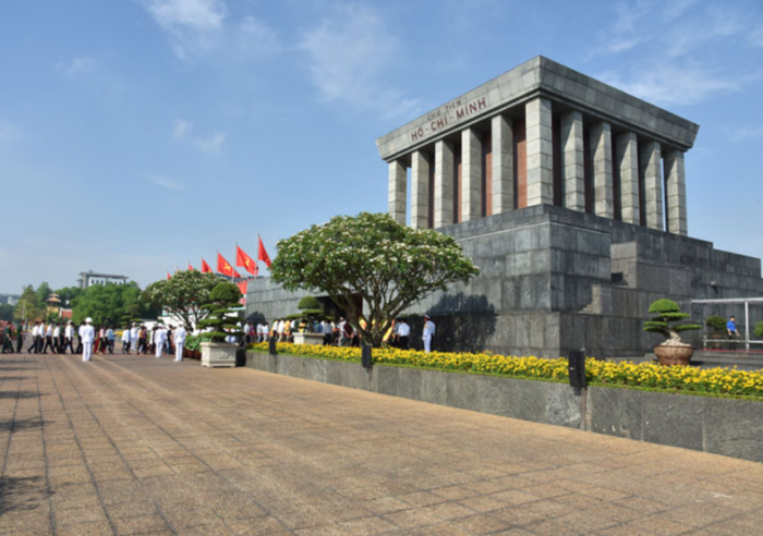 Hanoi Locals Travel 4.png