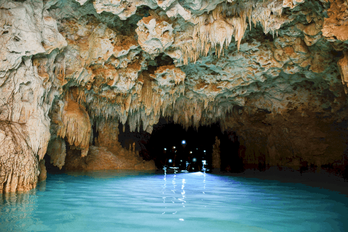 Hang động này ở Belize. ảnh 1