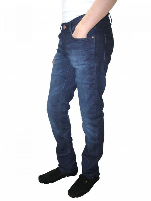 Hình ảnh Thương hiệu Jeans Wrangler 2