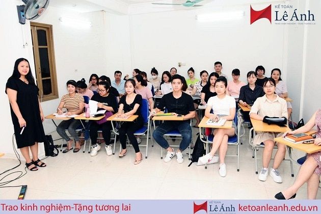 Lớp học kế toán tại trung tâm Lê Ánh