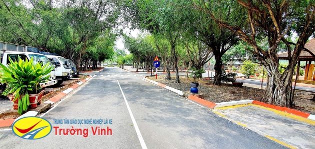 Trung tâm đào tạo lái xe Trường Vinh